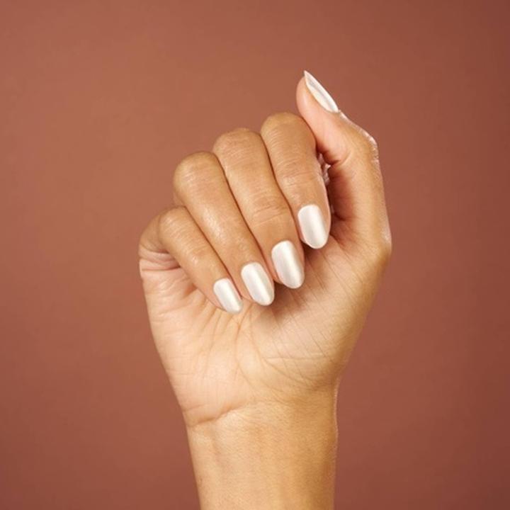 Produktbild CND Shellac Gel Polish Quiet Luxury Collection Long Lasting Pearl White (Pearl White, UV-Gel Lack)