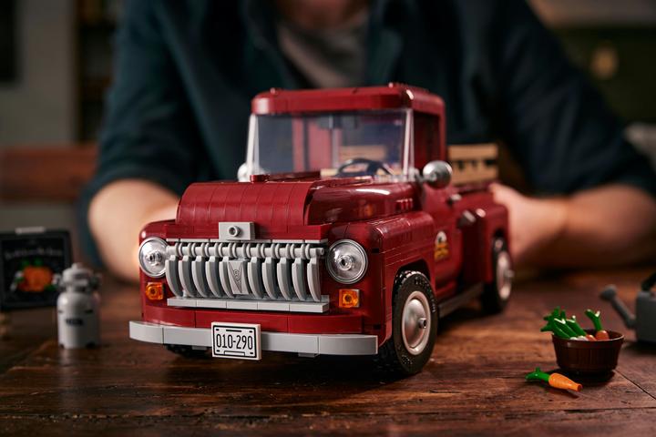 Actual product image LEGO Pickup (10290, LEGO Rare Sets, LEGO Creator Expert)