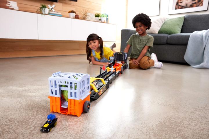 Image du produit Hot Wheels COFFRET RACERVERSE – Batman Évasion