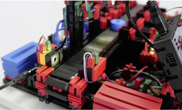 Actual product image Fischertechnik Quality assurance with AI simulation model Finished device 9 V