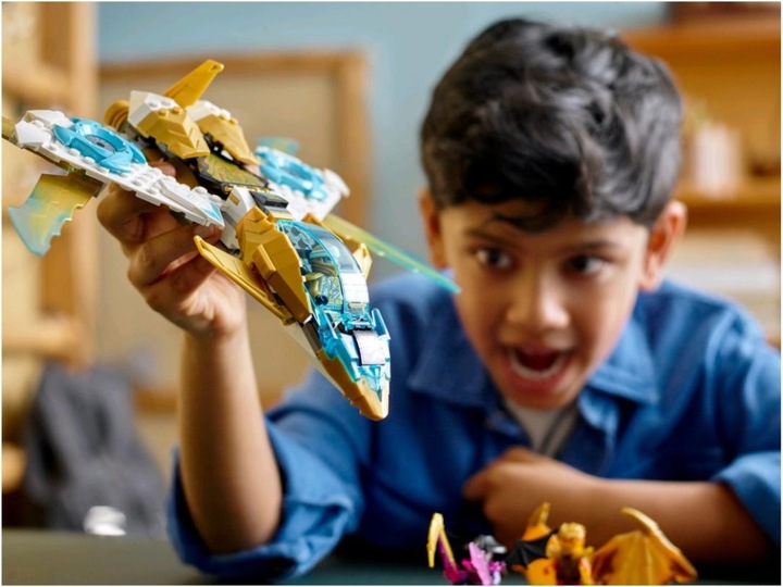 Produktbild LEGO Zanes Golddrachen-Jet (71770, LEGO Ninjago)