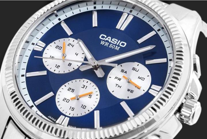 Immagine prodotto Casio Klassisches Herrenarmbanduhr mit blauer Zifferblatt und silbernem Band (Orologio da polso analogico, 43 mm)