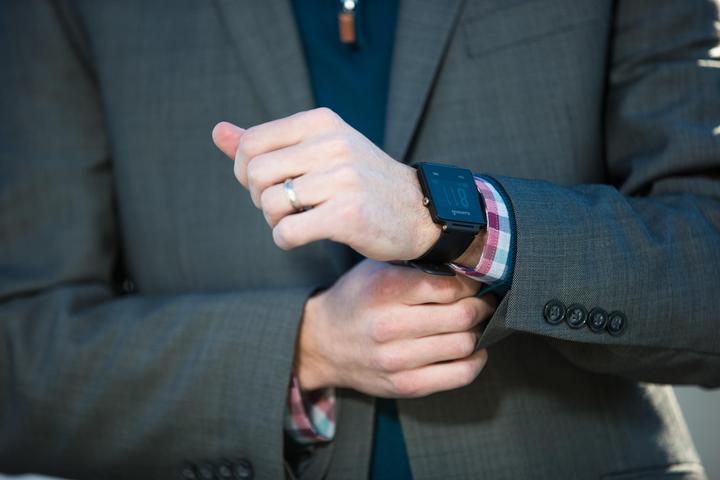 Actual product image Garmin Vivoactive (43.80 mm)