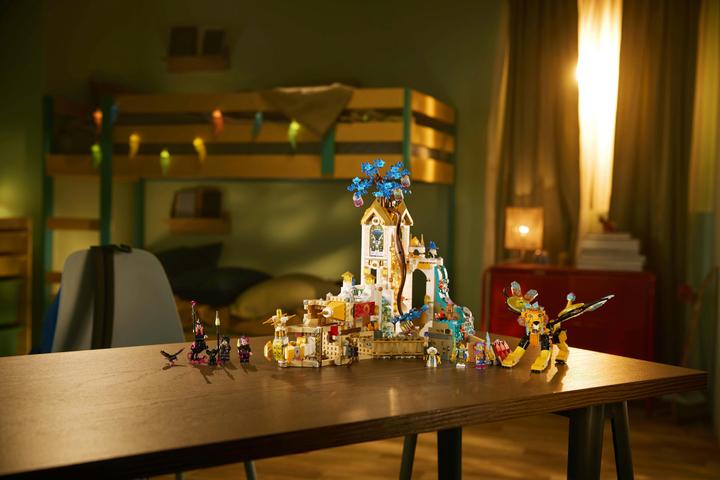 Actual product image LEGO Castle Nocturnia (LEGO Dreamzzz)