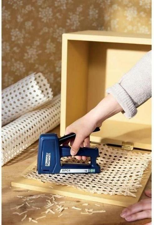 Actual product image Rapid RPC4 hand tacker