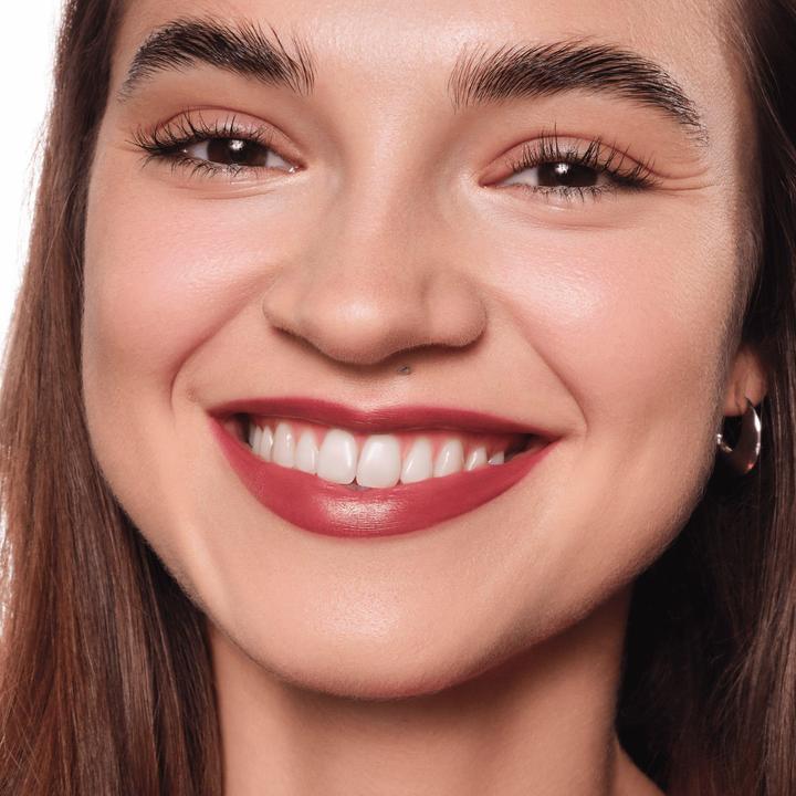 Immagine prodotto essence satin GLOW luminous shine lipstick (06 Deja-brew)