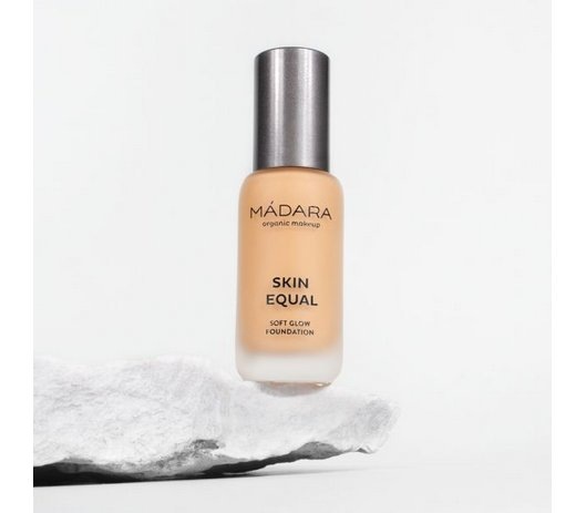 Image du produit Madara MÃDARA - Skin Equal Soft Glow Foundation SPF 15 - Fond de teint liquide 30 ml - (Sable)