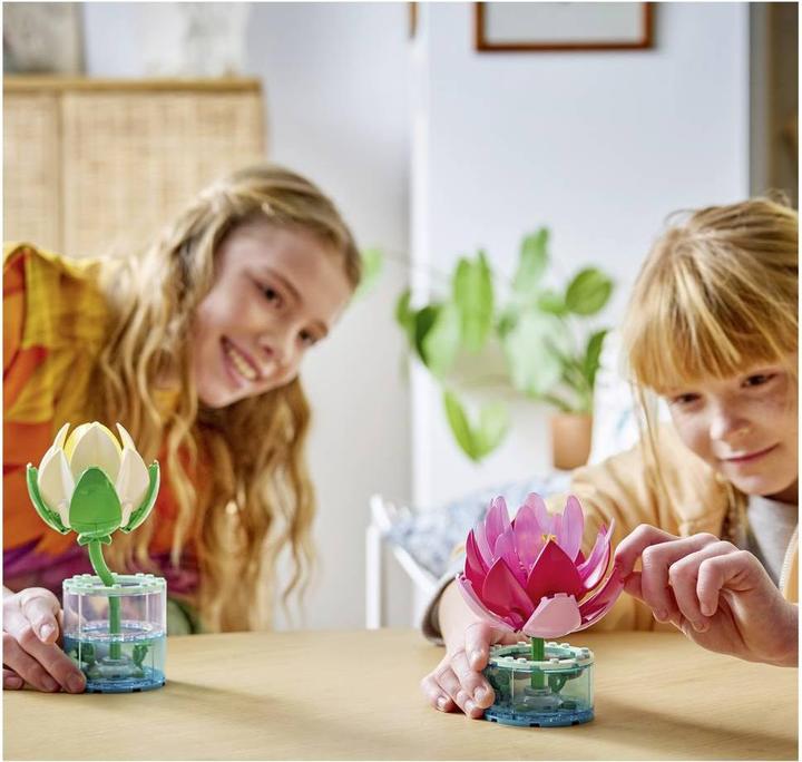 Actual product image LEGO Seerosen (LEGO Botanicals)