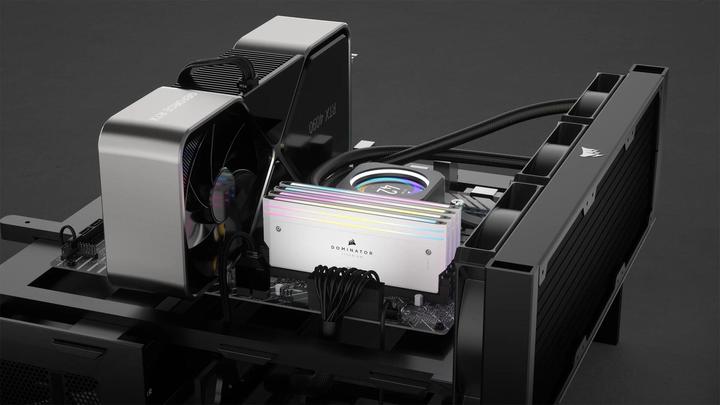 Actual product image Corsair Dominator Titanium RGB (2 x 48GB, 6400 MHz, DDR5 RAM, DIMM)