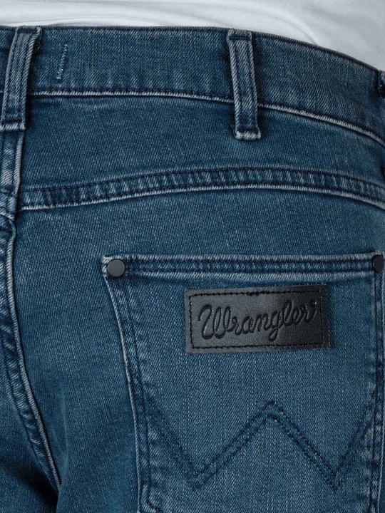 Actual product image Wrangler 10020323 (W32/L32)