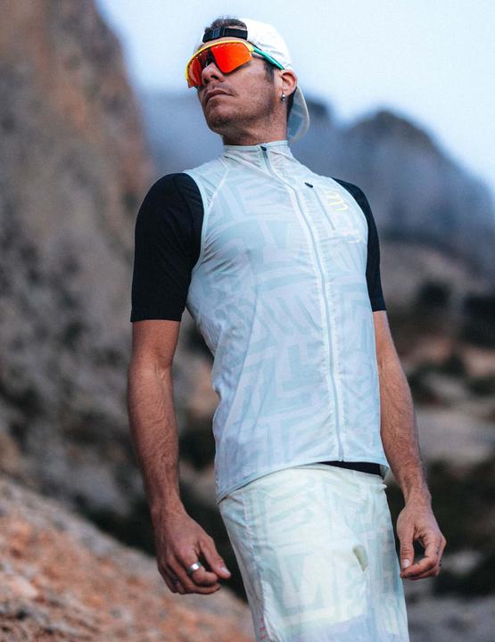 Actual product image Compressport Trail Racing 2-In-1 (S)