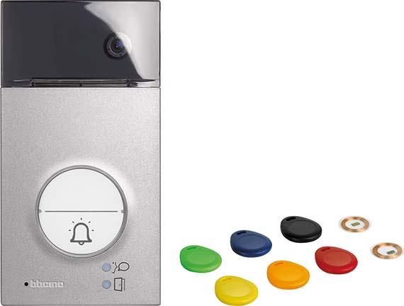 Produktbild Legrand 2-Draht Video-/Audio Türstation LINEA 3000 mit Transponder zur Türöffnung (Kabelgebunden)