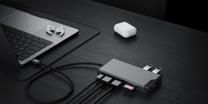 Actual product image Alogic Docking Station Universal Triple DV3 (USB-C)