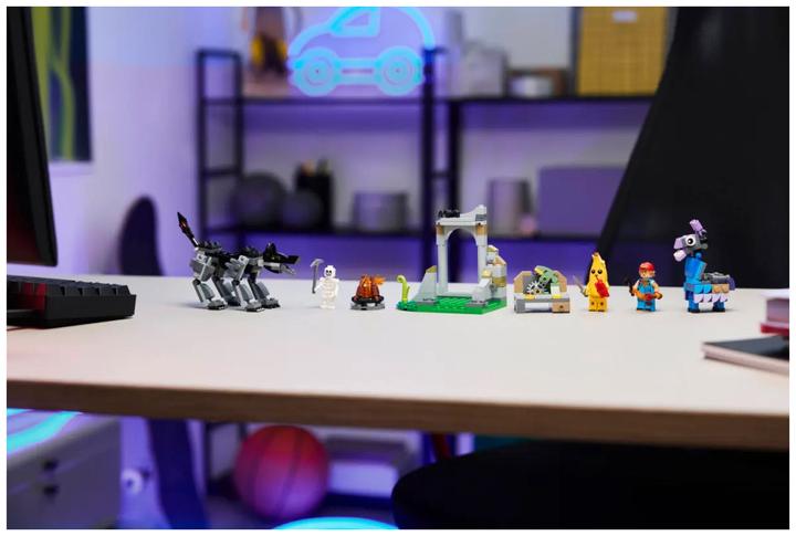 Produktbild LEGO Das Lager von Schali und der Zündkerzenkünstlerin (LEGO Fortnite)