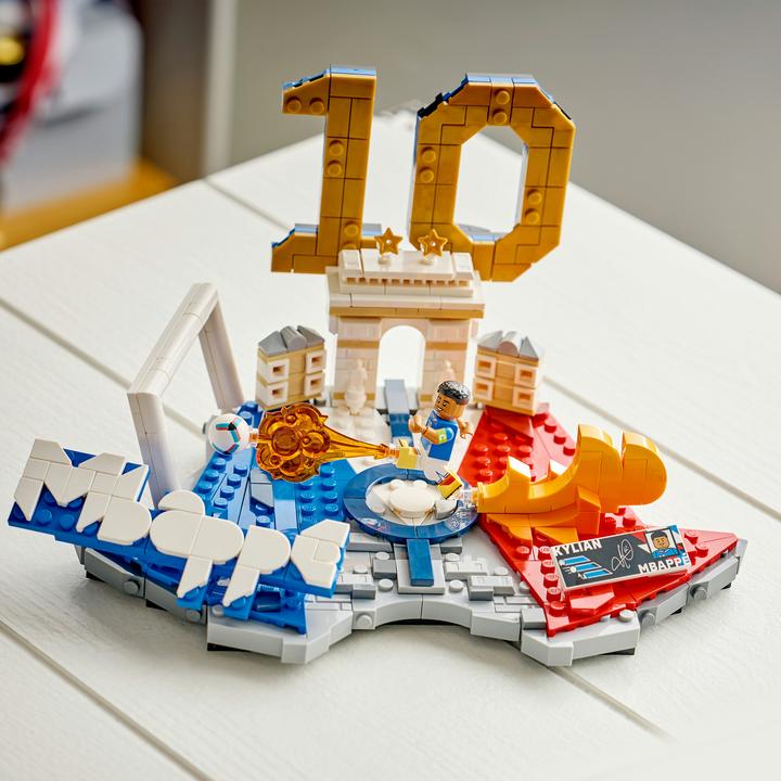 Image du produit LEGO Kylian Mbappé - Faits marquants du football (43013, LEGO Editions)