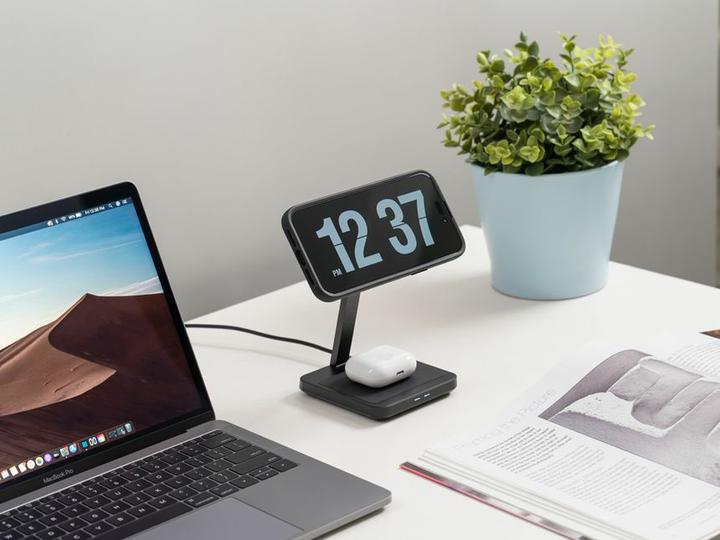 Actual product image Quad Lock Dual Desktop Charger (15 W)