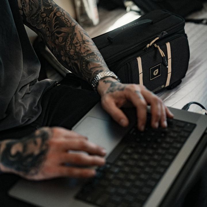 Actual product image PolarPro Kamera-Tasche RoadRunner 6 l Sling Schwarz (Camera shoulder bag, 6 l)