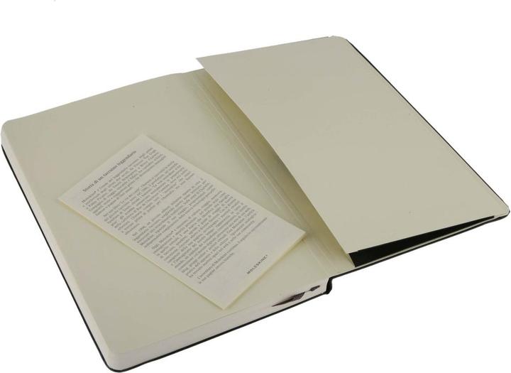 Actual product image Moleskine Classic Large (A5, Plain, Hardcover)