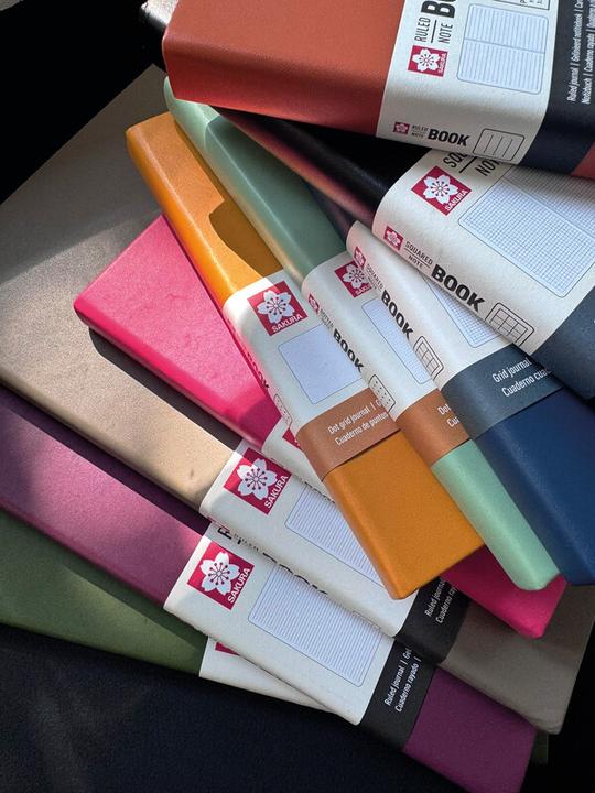 Actual product image Sakura Notizbuch (A4, Checked, Hardcover)