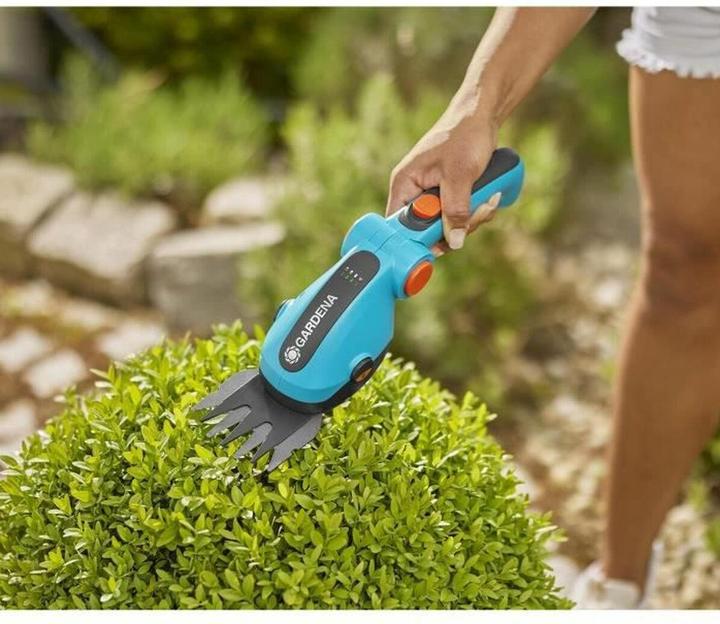Actual product image Gardena ComfortCut Li (Rechargeable battery operated)