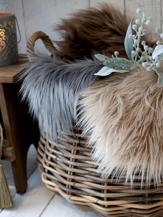 Actual product image Chic Antique Imitation lambskin 90 x 60 cm, mocha (90 x 60 cm)