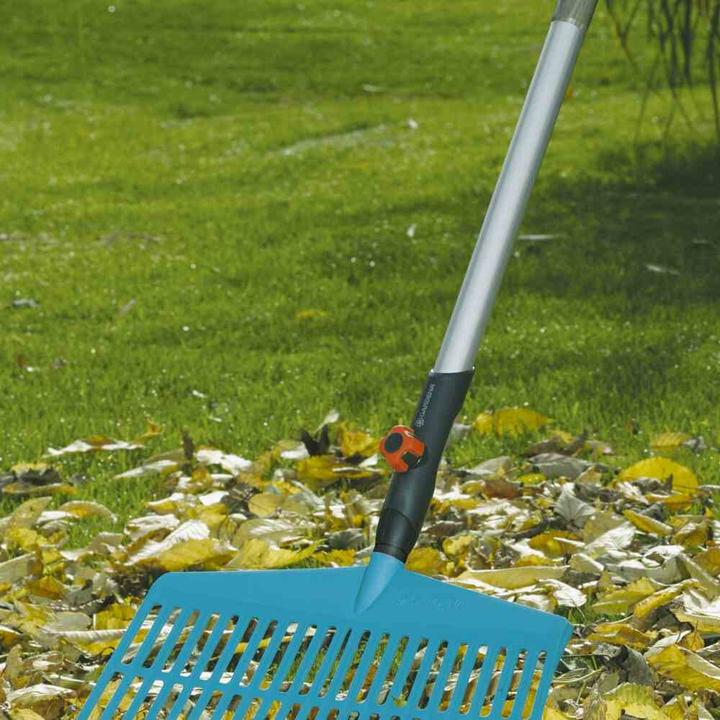 Actual product image Gardena Rake broom