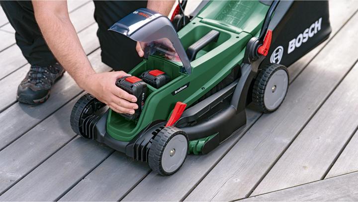 Actual product image Bosch Home & Garden UniversalRotak 2x18V-37-550 (Rechargeable battery operated)