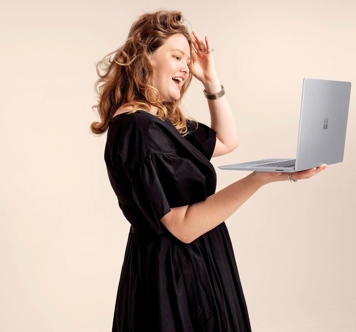 Actual product image Microsoft Surface Laptop Go2 256GB (i5/8GB) Platinum DE/AT W11P (12.40", Intel Core i5-1135G7, 8 GB, 256 GB, DE)