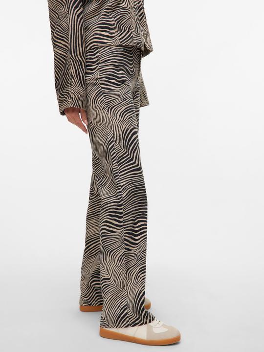 Actual product image Vero Moda VMTESSA Hohe Taille Jeans Weit geschnitten (W27/L32)