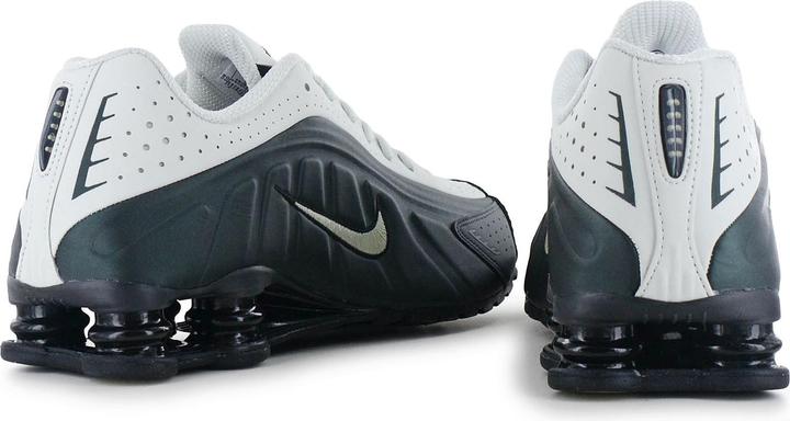 Actual product image Nike Shox R4 (46)