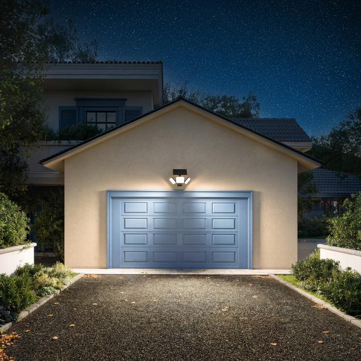 Actual product image Philips Outdoor Ultra-Efficient Solar Zyren (4000 lm, IP65)