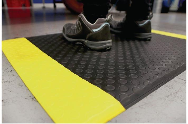 Actual product image Coba Europe Workplace floor covering L900xW600xS9.5mm black with yellow stripes foam (90 x 60 cm)