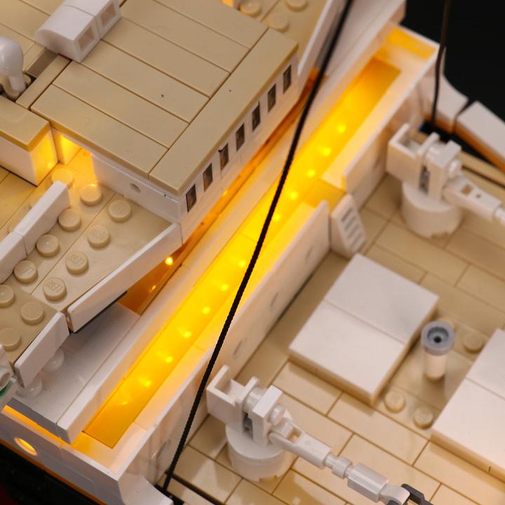 Image du produit BrickBling Set de lumière LED pour LEGO Titanic (10294) incl. télécommande