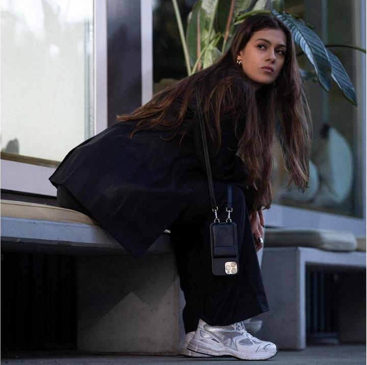 Produktbild Urbany's Necklace Case Handekette+ iPhone 16 Night Owl