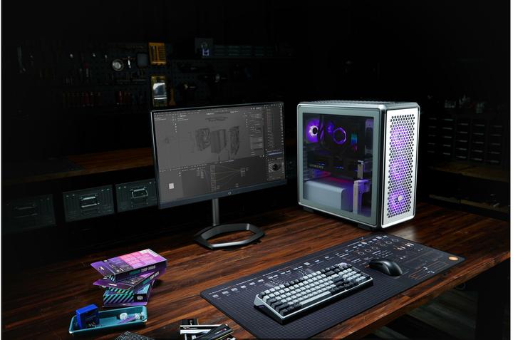 Actual product image Cooler Master CoolerMaster Geh MasterFrame 600 Silber (ATX, E-ATX, ITX, mATX, Mini-DTX, Mini-ITX, SSI CEB)