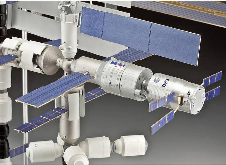 Actual product image Revell Space Station