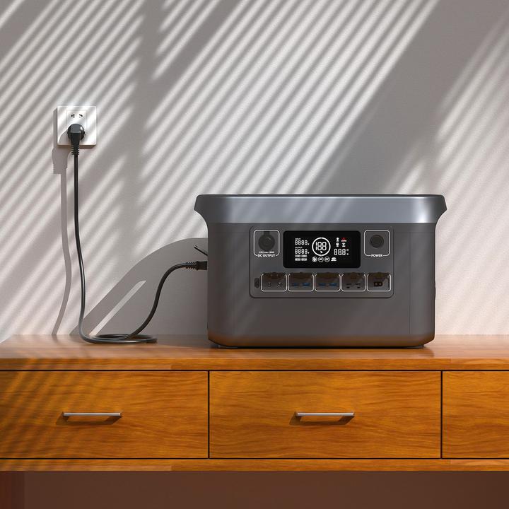 Produktbild Revolt Powerstation & Solar-Generator mit 200-W-Solarpanel, 1.920 Wh, 2.400 W (28 kg)