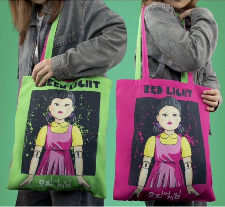 Actual product image Cinereplicas Squid Game carrier bag Red light, green light