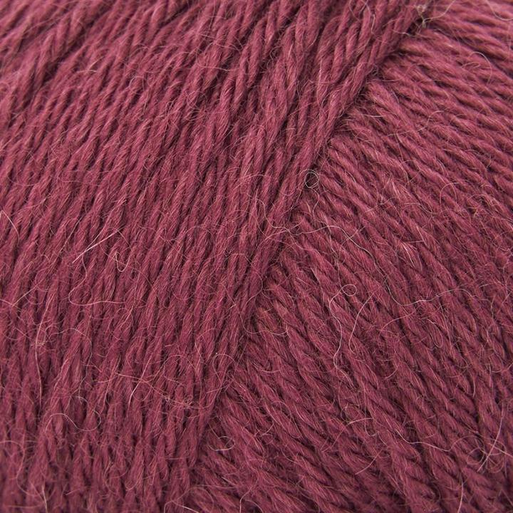 Actual product image DMC col. 0118 plum approx. 100 m 50 g (100 m)