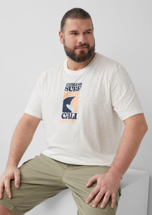 Actual product image S.Oliver T-Shirt Baumwoll-T-Shirt mit Frontprint und Flammgarnstruktur (4XL)