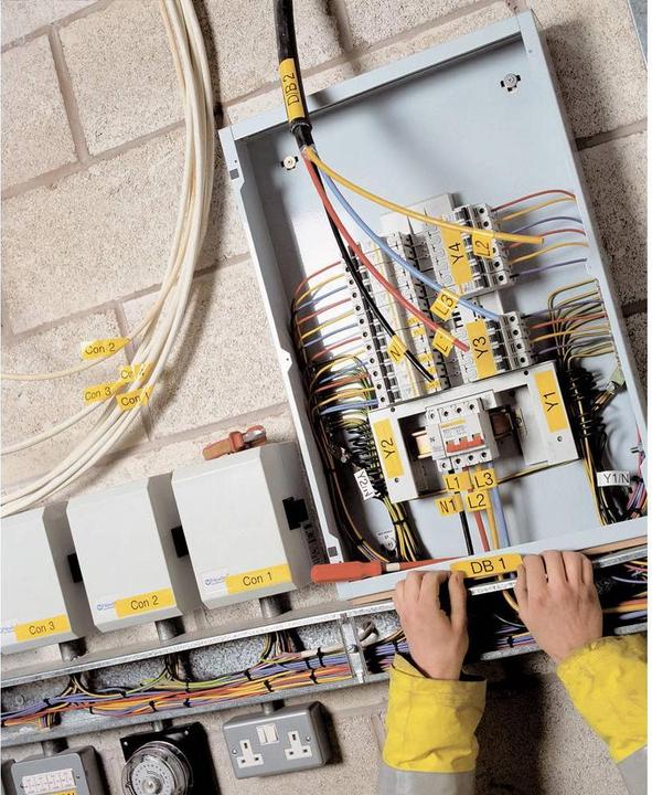 Actual product image Brother TZFX621 Flexitape (0.90 cm, Yellow)