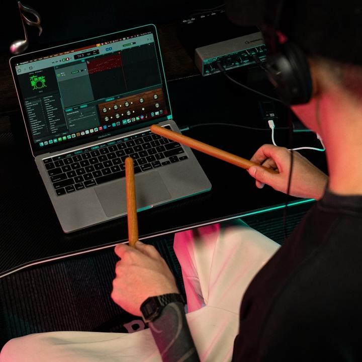 Immagine prodotto INE Portable electronic drum kit AeroBand PocketDrum 2 Max brown (E-drum)