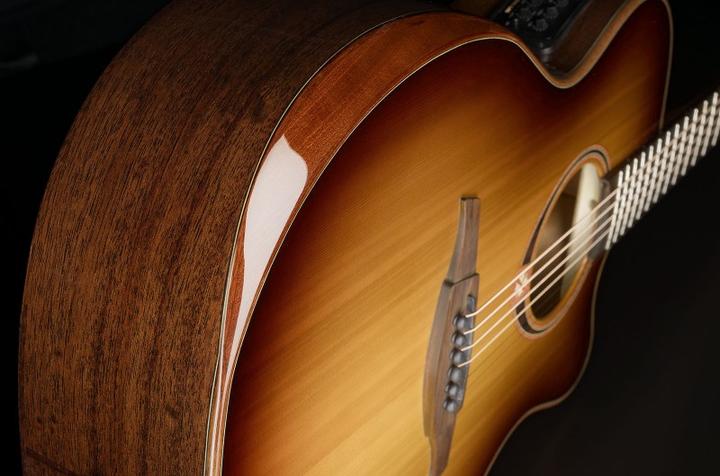 Actual product image Lâg Guitars Tramontane T118ABCE-BRS brown shadow (Western guitar, Back and sides: Khaya Mahogany, Bridge: Brownwood, Fingerboard: Brownwood, Neck: Mahogany, Saddle: Compensated Black Graphite, Top: solid cedar)