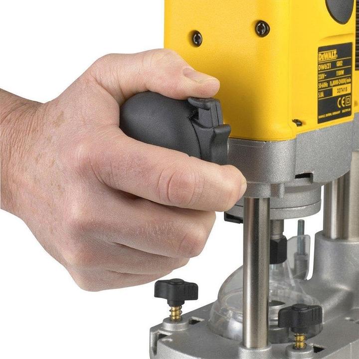 Actual product image DeWalt 1,100 watt router (Router)