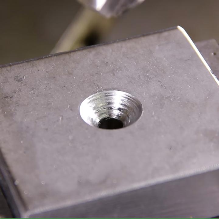 Produktbild Ruko Kegelund EntgratsenkerSatz Form CHSS in ABSKunststoffkassette tlg (10,4 mm, 12,4 mm, 16,5 mm, 20,5 mm, 6,3, 8,3)