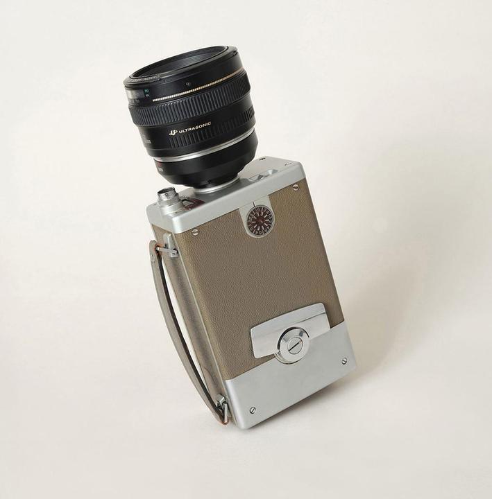 Produktbild Urth Lens Mount Adapter: Compatible with Canon EF Lens to C Mount Camera Body