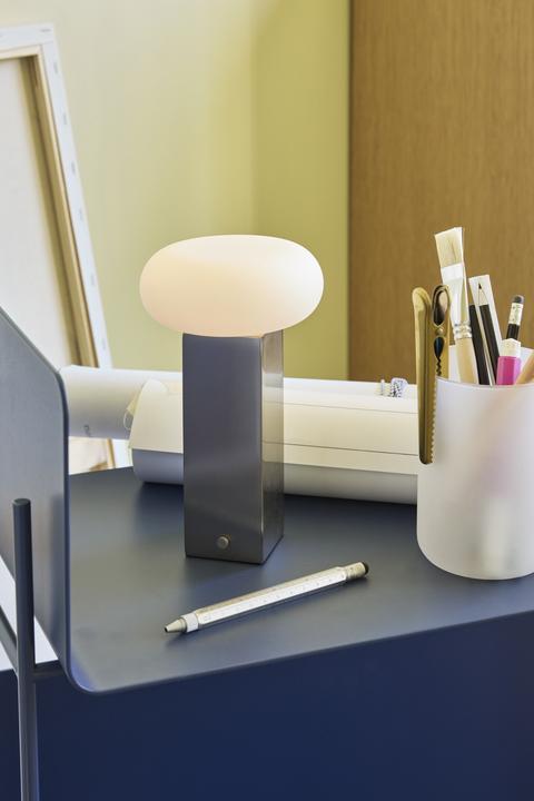 Produktbild Hübsch Low Tragbare Lampe Nickel