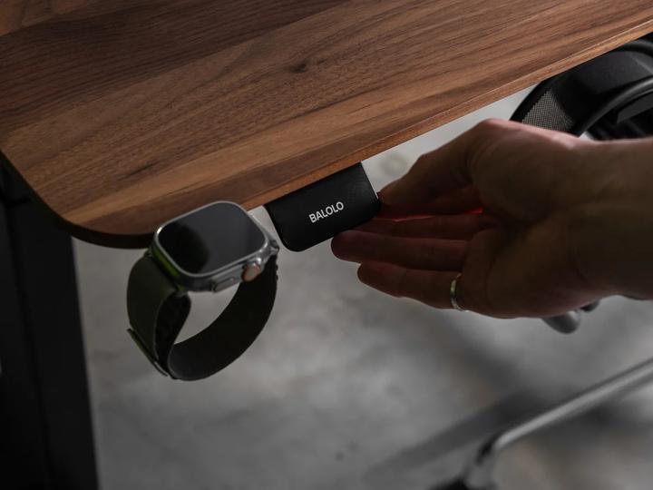 Actual product image Balolo Desk Cockpit Nussbaum (Massiv) Schreibtisch