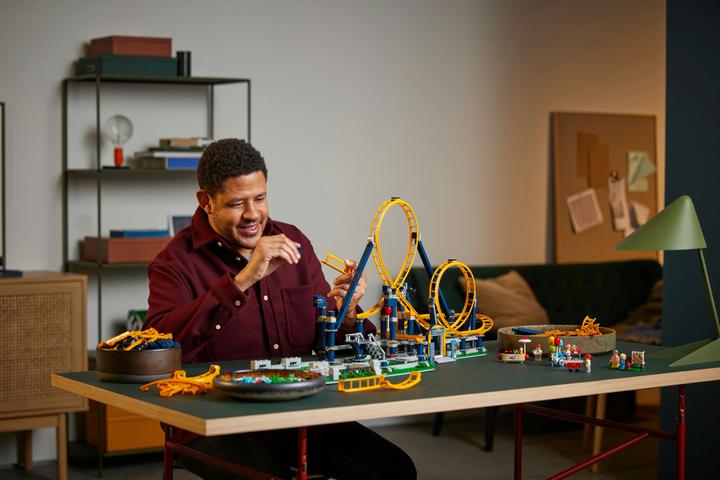 Produktbild LEGO Looping-Achterbahn (10303, LEGO Icons, LEGO Seltene Sets)