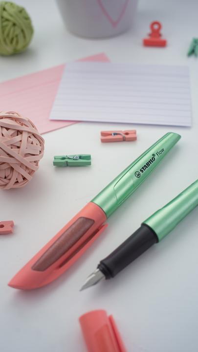 Produktbild STABILO Flow COSMETIC Füller (Grün, 1 x)